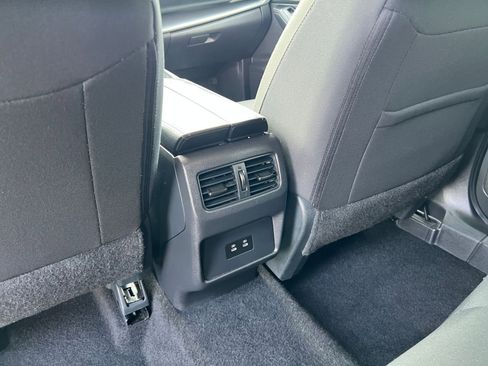 Used 2025 Nissan Rogue SV AWD/4WD image 25