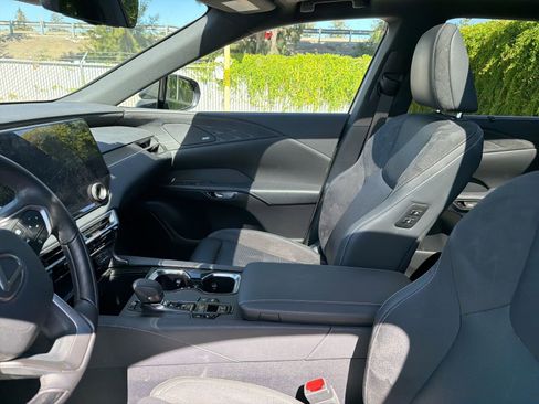 Used 2025 Lexus RX 450h AWD w/ Convenience Package image 5