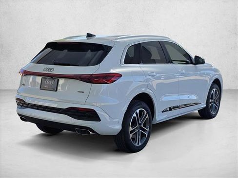 New 2025 Audi Q5 Premium w/ Convenience Package AWD/4WD image 5