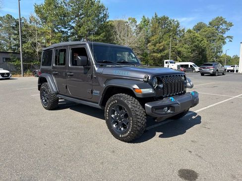 Used 2023 Jeep Wrangler Unlimited w/ Cold Weather Group AWD/4WD image 4