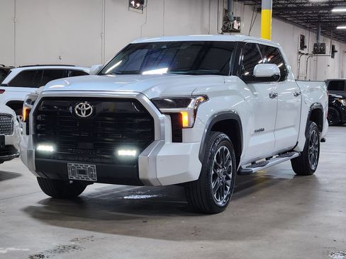 Used 2023 Toyota Tundra Limited w/ Power Package AWD/4WD image 4