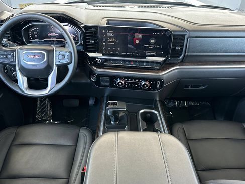 Used 2025 GMC Sierra 1500 Elevation w/ Elevation Premium Package AWD/4WD image 16