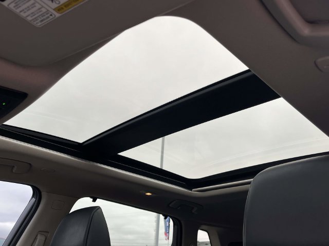 Used 2023 Nissan Rogue SV w/ SV Premium B Package FWD image 14
