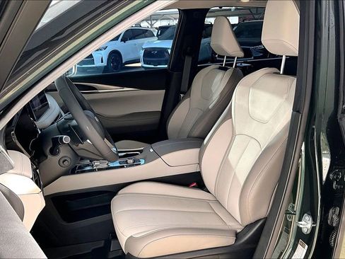 New 2026 INFINITI QX60 Luxe w/ Family Package image 24