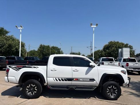 Used 2021 Toyota Tacoma TRD Off-Road w/ Technology Package AWD/4WD image 4