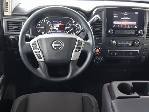 Used 2023 Nissan Titan SV image 18