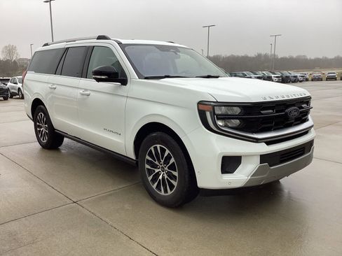 Used 2025 Ford Expedition Max Platinum image 2
