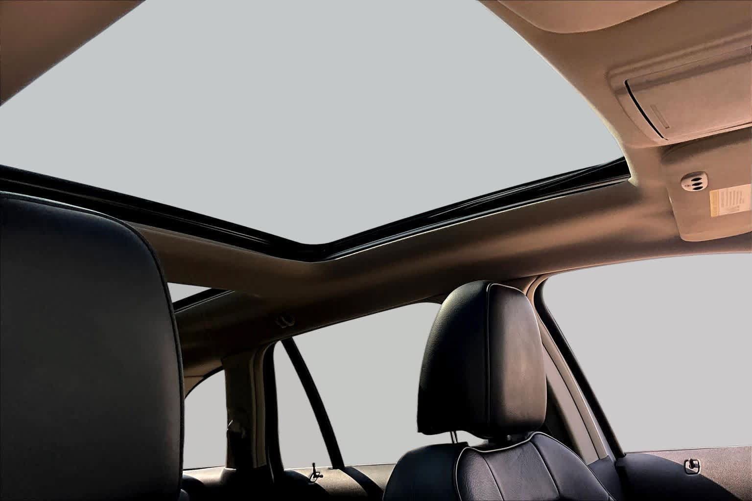 Used 2011 Lincoln MKX 2WD w/ 102A Rapid Spec Order Code image 13