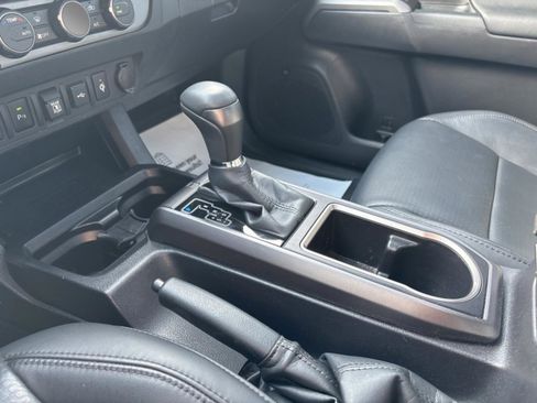 Used 2023 Toyota Tacoma TRD Off-Road w/ TRD Premium Off Road Package image 24