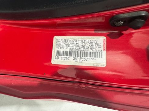 Used 2001 Toyota MR2 RWD image 23
