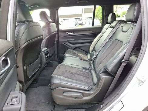 Certified 2024 Jeep Grand Cherokee L Laredo AWD/4WD image 11