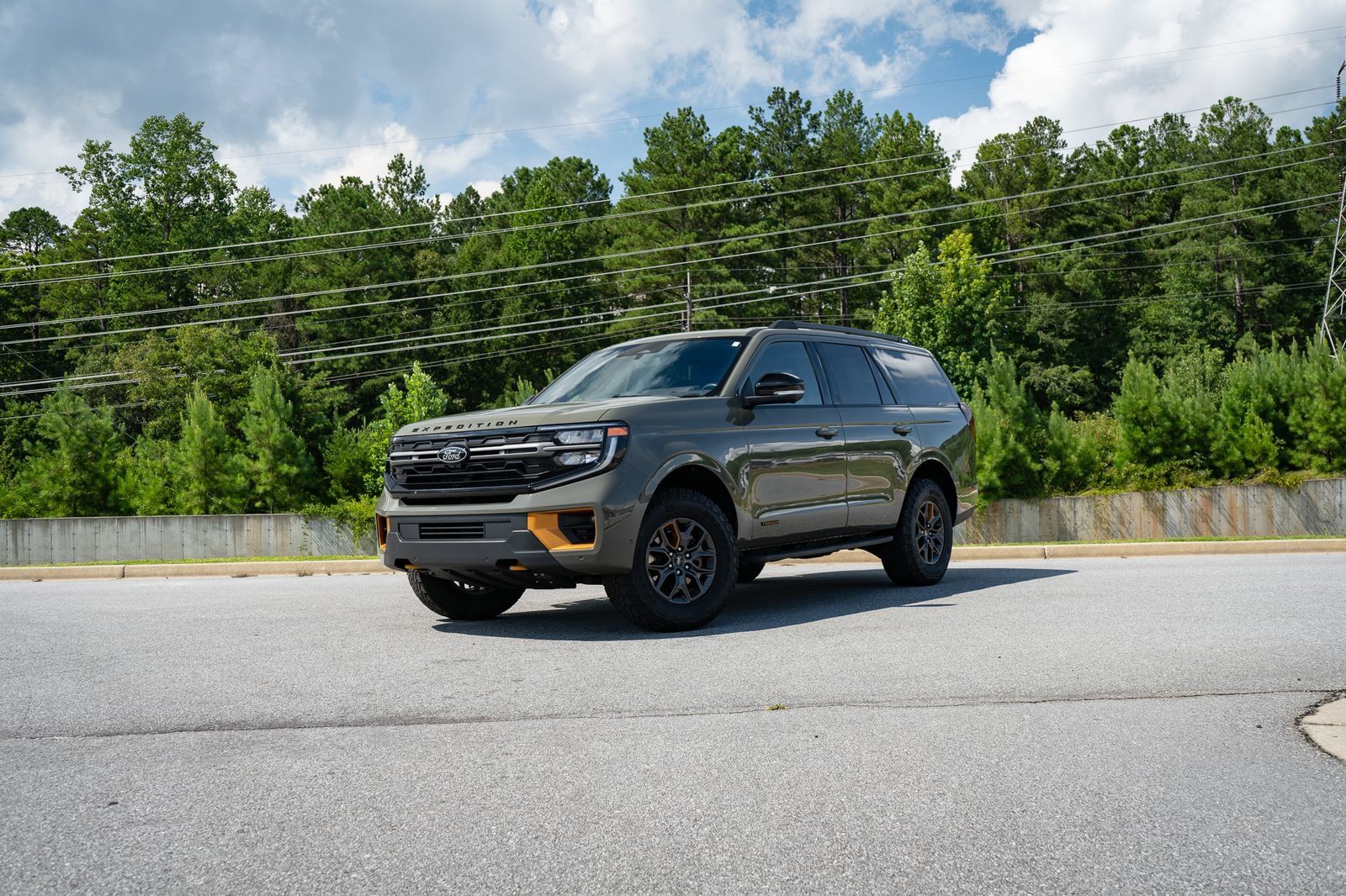 Used 2025 Ford Expedition Tremor AWD/4WD image 1