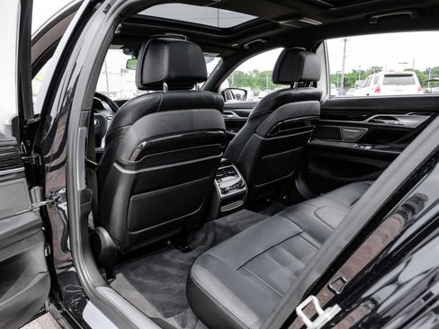 Used 2018 BMW 740i image 45