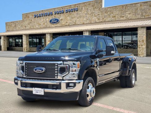 Used 2022 Ford F350 Lariat w/ Lariat Ultimate Package AWD/4WD image 2