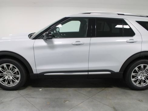 New 2026 Ford Explorer Platinum image 5