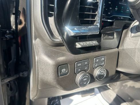 Used 2025 Chevrolet Silverado 2500 High Country w/ Technology Package AWD/4WD image 16