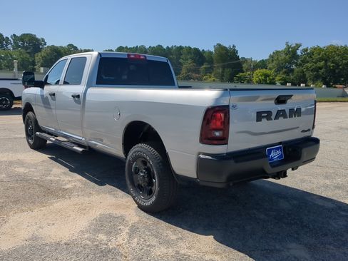 New 2026 RAM 3500 Tradesman AWD/4WD image 5
