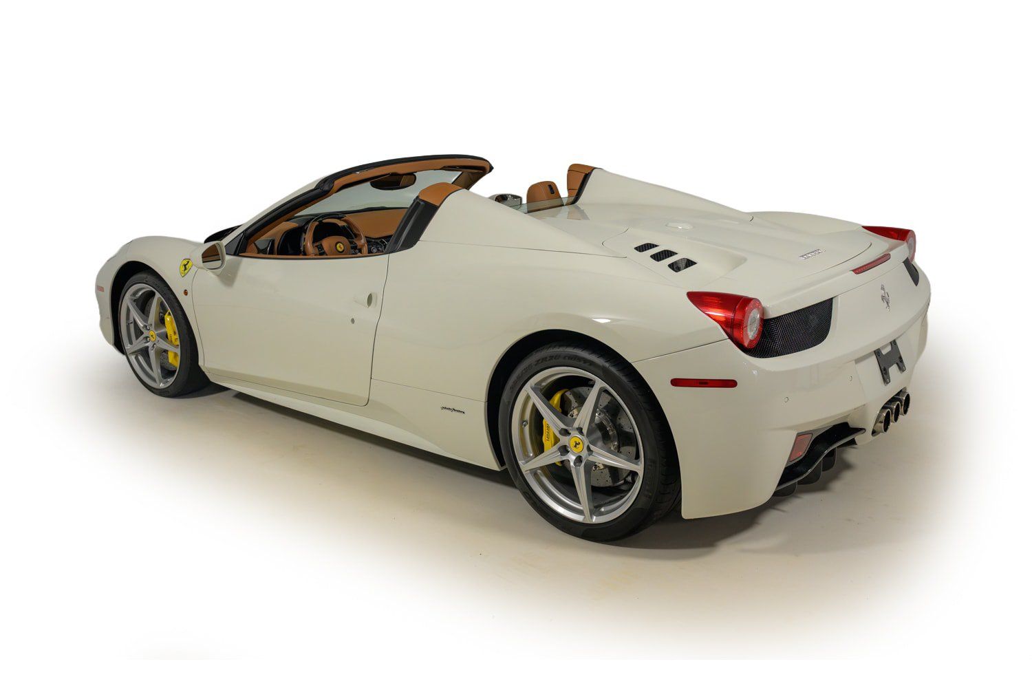 Used 2015 Ferrari 458 Spider RWD image 13