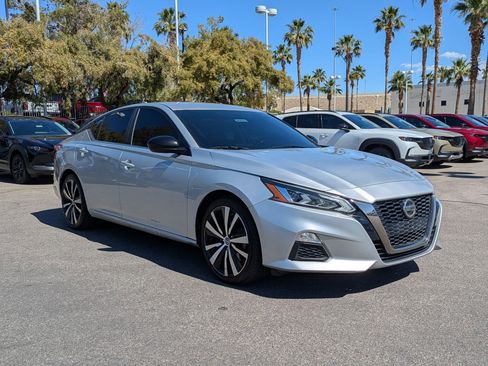 Used 2019 Nissan Altima 2.5 SR FWD image 7