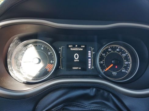 Used 2015 Jeep Cherokee Sport image 15