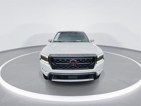 Used 2022 Nissan Frontier PRO-4X image 3