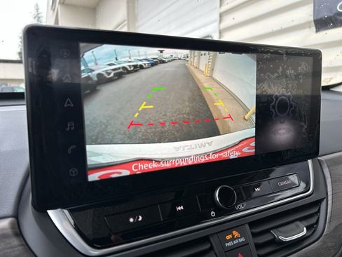 Used 2024 Nissan Altima 2.5 SV w/ SV Premium Package image 21