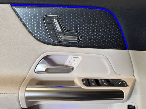 New 2025 Mercedes-Benz GLA 250 image 12