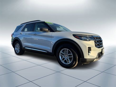 New 2025 Ford Explorer Active w/ Active Comfort Package image 2