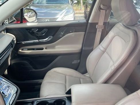 Used 2020 Lincoln Corsair FWD w/ Premium Package image 8