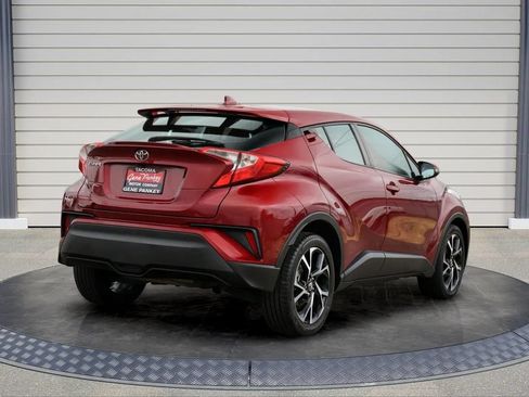 Used 2018 Toyota C-HR XLE FWD image 7