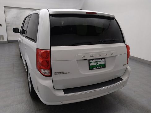 Used 2018 Dodge Grand Caravan SE w/ UConnect Hands-Free Group image 6