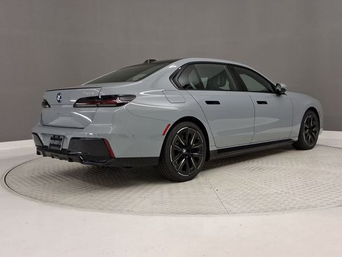 New 2026 BMW 750e xDrive w/ Premium Package AWD/4WD image 7
