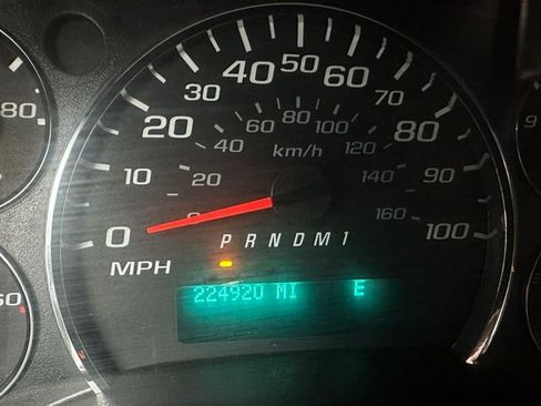 Used 2016 Chevrolet Express 2500 image 5