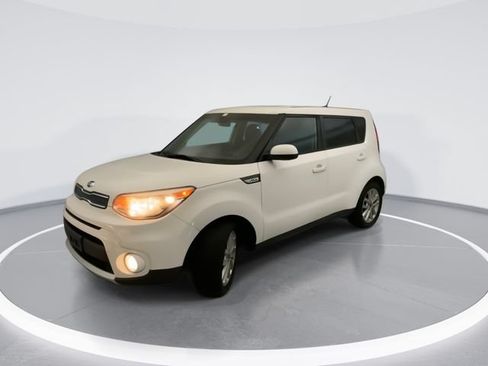 Used 2018 Kia Soul + FWD image 8
