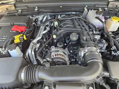 New 2025 Jeep Gladiator Sport image 23