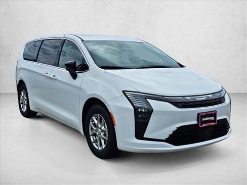 New 2027 Chrysler Pacifica Select FWD image 7