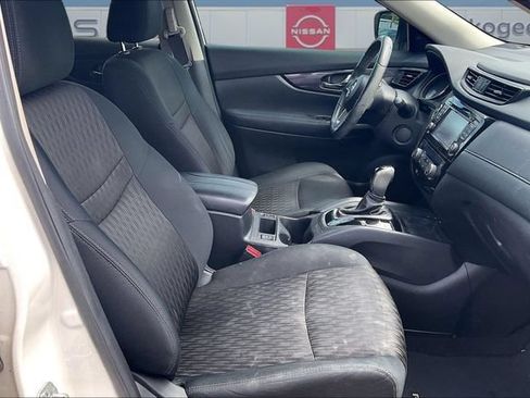 Used 2017 Nissan Rogue SV FWD image 28