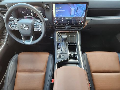 Used 2024 Lexus GX 550 w/ Accessory Package (Z1) AWD/4WD image 26