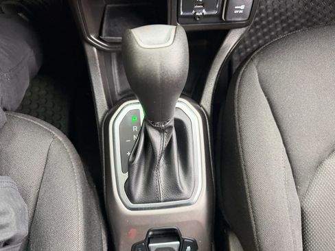 Used 2022 Jeep Renegade Sport w/ Sport Appearance Group image 21