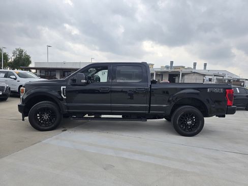 Used 2022 Ford F250 XLT w/ Black Appearance Package image 6