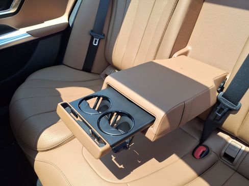 New 2026 Mercedes-Benz E 350 4MATIC Sedan image 14