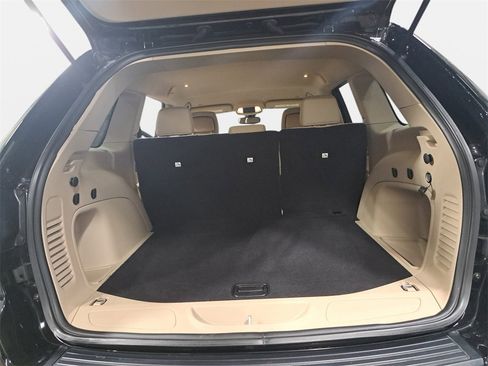 Certified 2022 Jeep Grand Cherokee Laredo E image 12