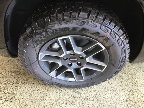 New 2027 GMC Terrain AT4 w/ Technology Package II AWD/4WD image 11