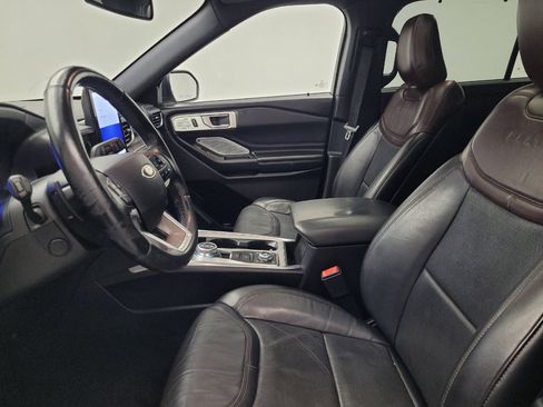 Used 2020 Ford Explorer Platinum w/ Premium Technology Package AWD/4WD image 17