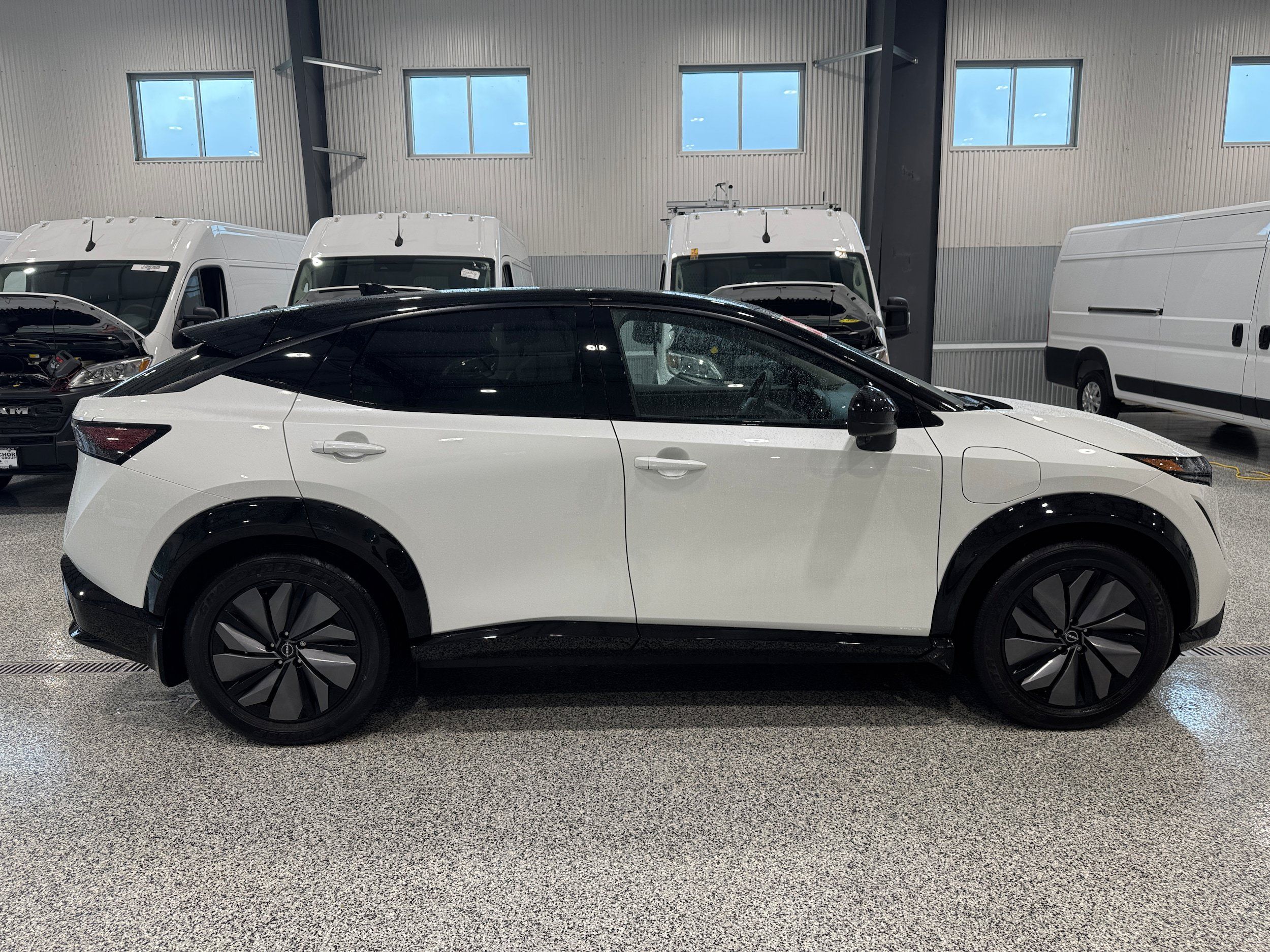 Used 2024 Nissan Ariya AWD image 3