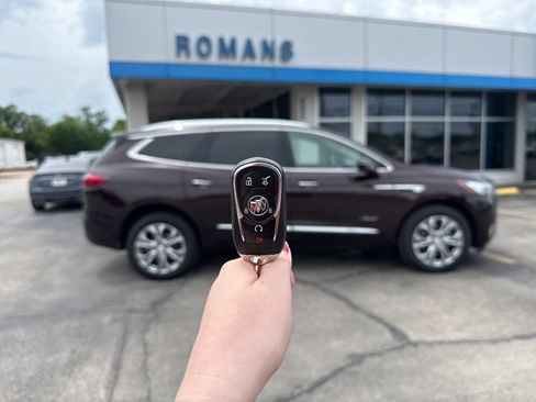 Used 2021 Buick Enclave Avenir w/ Avenir Technology Package AWD/4WD image 24