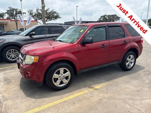 Used 2012 Ford Escape XLT FWD image 1