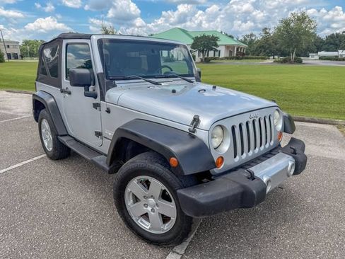 Used 2008 Jeep Wrangler Sahara w/ PWR Convenience Group AWD/4WD image 2
