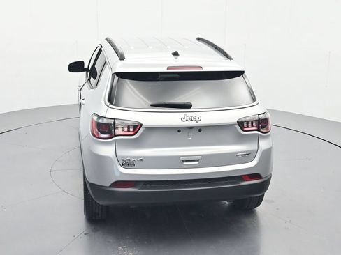 Used 2024 Jeep Compass Latitude AWD/4WD image 33