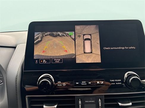 Used 2023 Nissan Armada SL w/ Captain's Chairs Package image 27